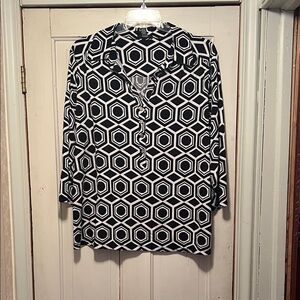 Alfani Black and White Geometric Top
